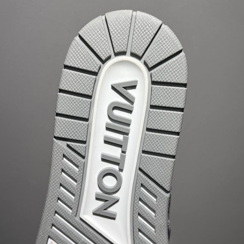 Louis Vuitton Louis Vuitton Trainer Low-Top Sneakers in Gray and White 0079 Size US 11 / EU 44 - 7 Thumbnail