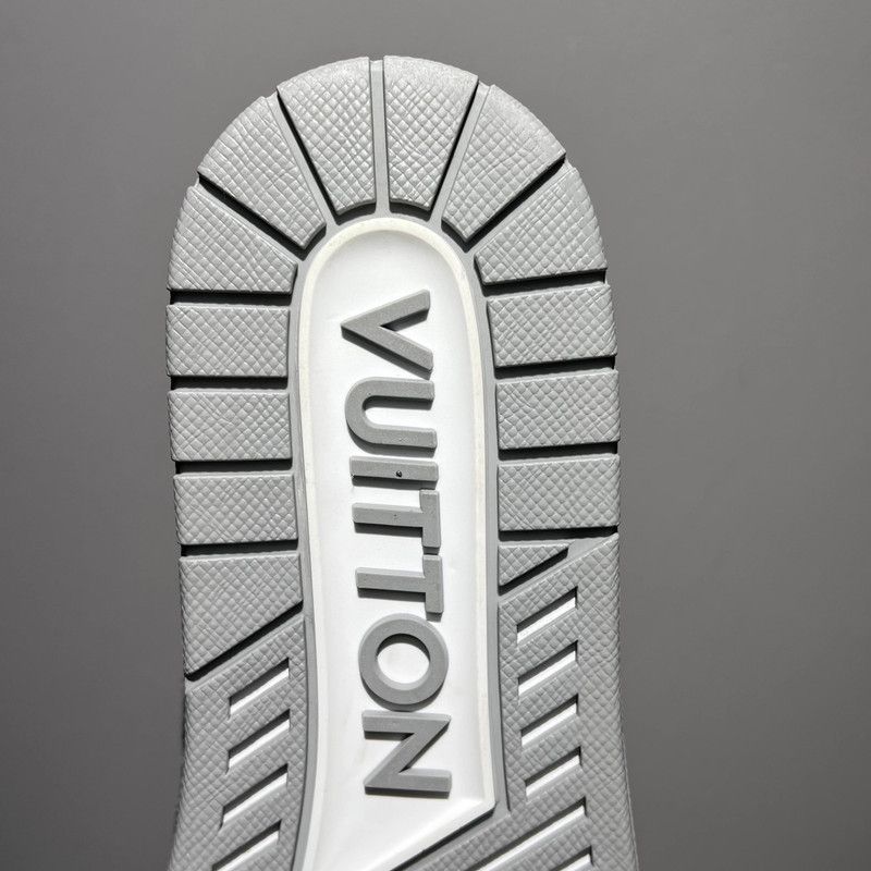 Louis Vuitton Louis Vuitton Trainer Low-Top Sneakers in Gray and White 0079 Size US 11 / EU 44 - 9 Thumbnail