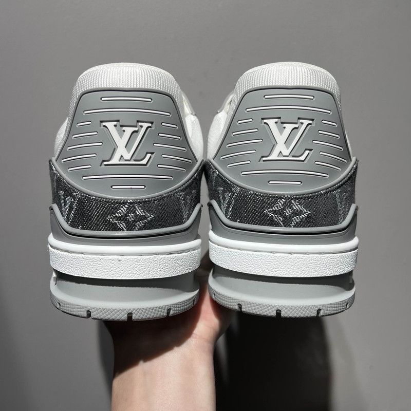 Louis Vuitton Louis Vuitton Trainer Low-Top Sneakers in Gray and White 0079 Size US 11 / EU 44 - 3 Thumbnail