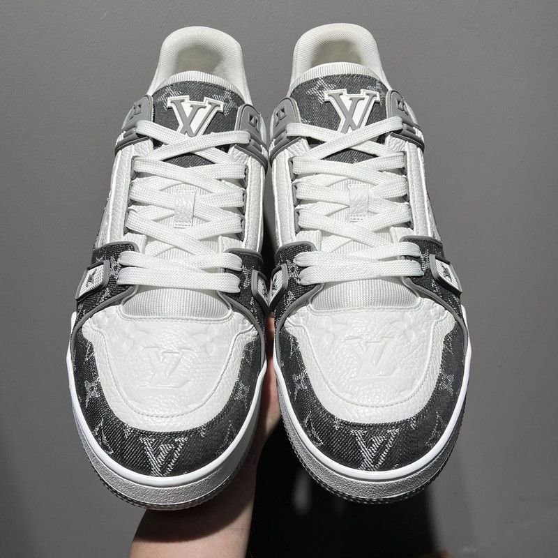 Louis Vuitton Louis Vuitton Trainer Low-Top Sneakers in Gray and White 0079 Size US 11 / EU 44 - 2 Thumbnail