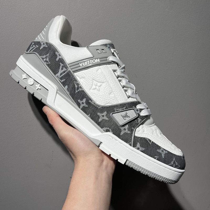 Louis Vuitton Louis Vuitton Trainer Low-Top Sneakers in Gray and White 0079 Size US 11 / EU 44 - 15 Thumbnail