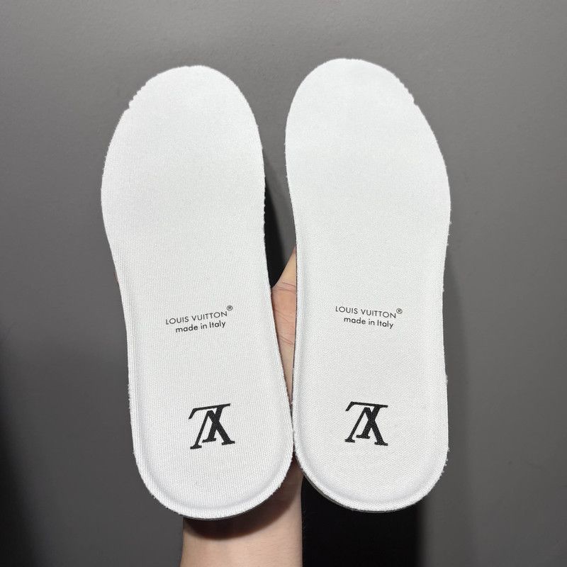 Louis Vuitton Louis Vuitton Trainer Panda Low-Top Sneakers 0079 Size US 9.5 / EU 42-43 - 10 Thumbnail