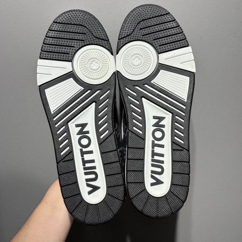 Louis Vuitton Louis Vuitton Trainer Panda Low-Top Sneakers 0079 Size US 9.5 / EU 42-43 - 4 Thumbnail