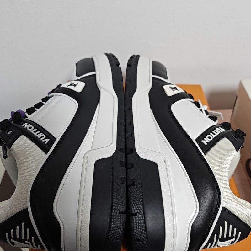 Louis Vuitton Louis Vuitton Trainer Maxi Low-Top Sneakers 0079 Size US 10.5 / EU 43-44 - 10 Thumbnail