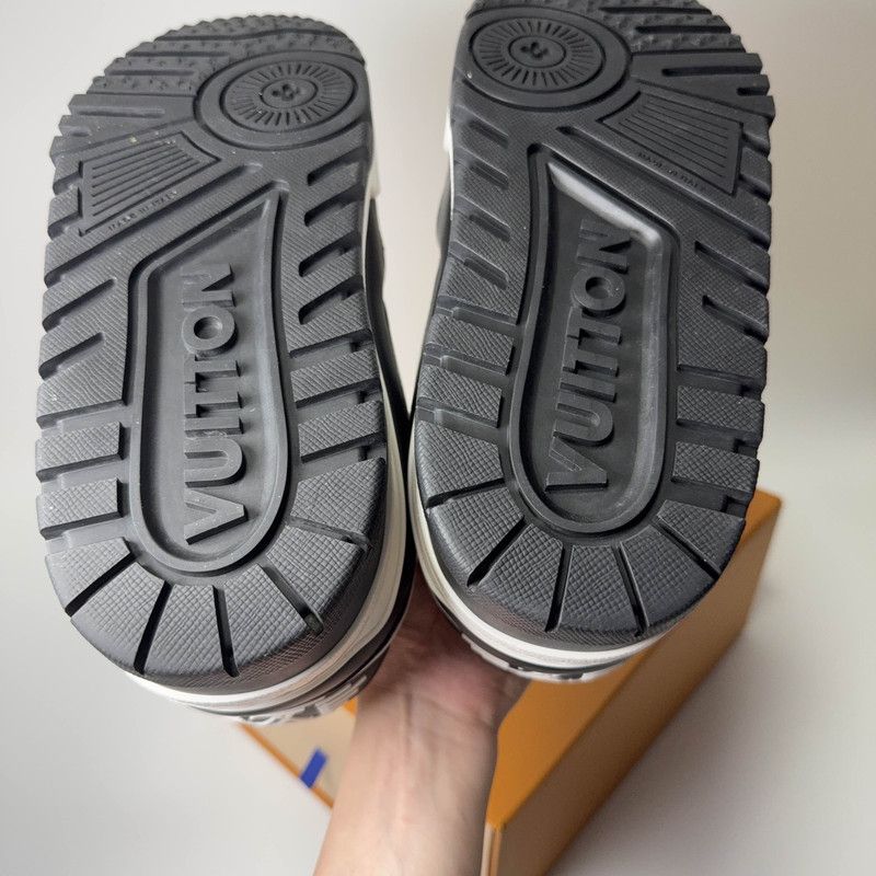 Louis Vuitton Louis Vuitton Trainer Maxi Low Top Sneakers 0079 Size US 10.5 / EU 43-44 - 7 Thumbnail