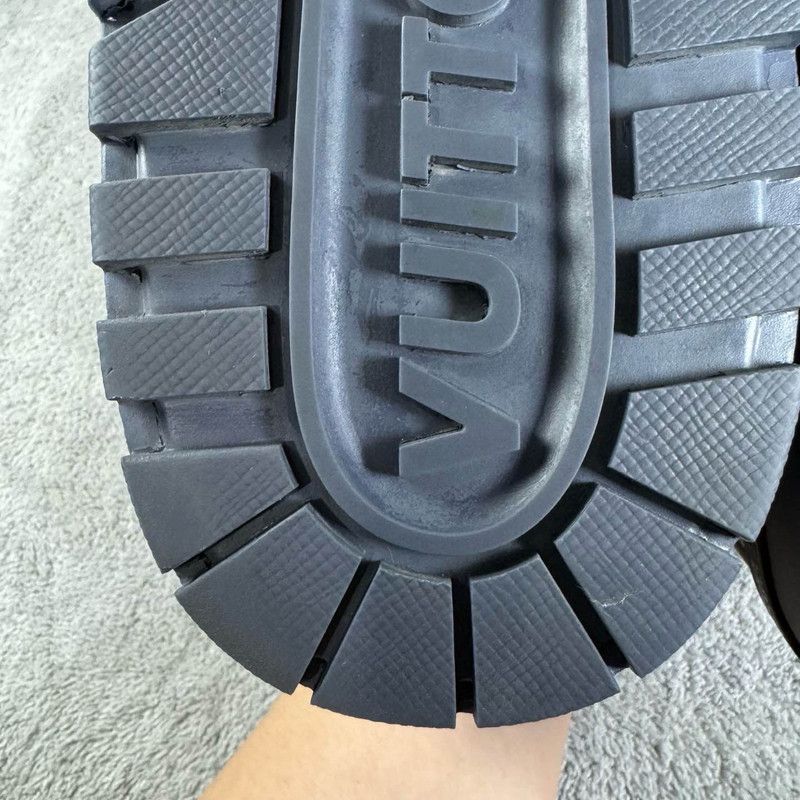 Louis Vuitton Louis Vuitton Trainer Maxi Low Top Sneakers 0079 Size US 10.5 / EU 43-44 - 8 Thumbnail