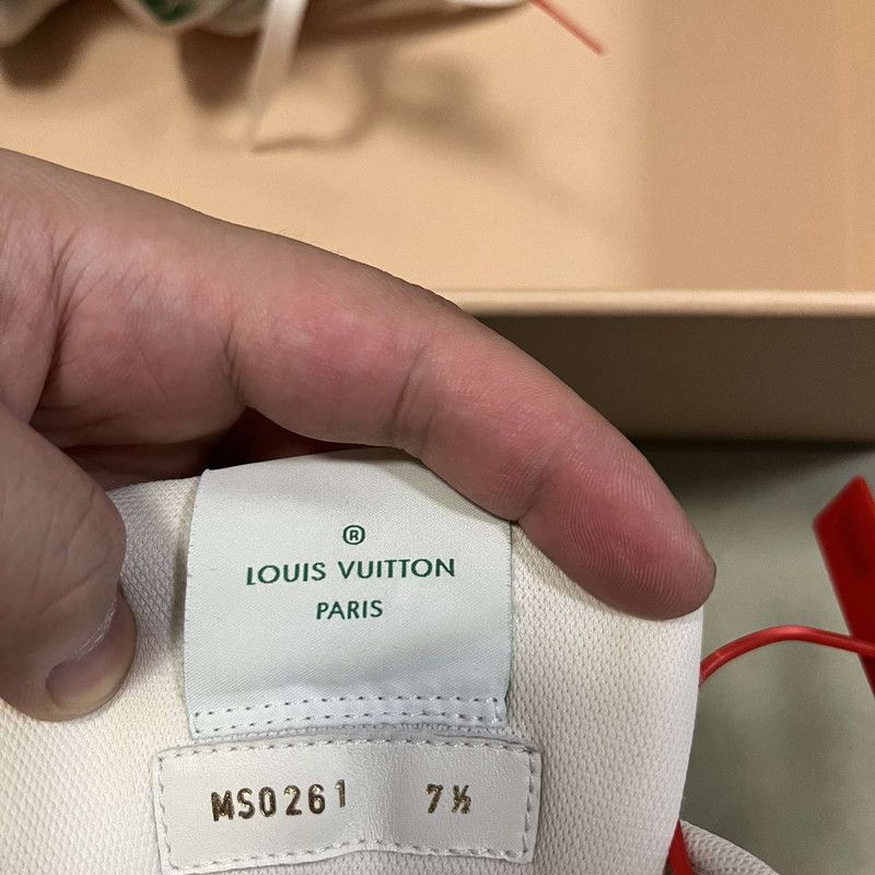 Louis Vuitton Louis Vuitton Classic Pattern Vintage Fashion Sneakers 0079 Size US 8 / EU 41 - 5 Thumbnail