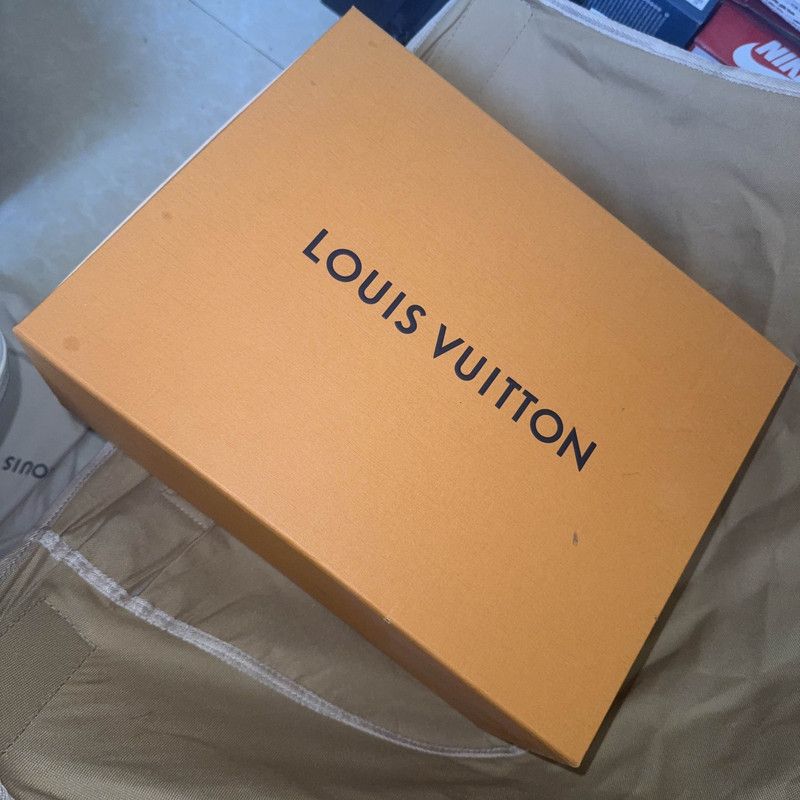Louis Vuitton Louis Vuitton White Leather Trainer Sneakers 0079 Size US 7.5 / EU 40-41 - 6 Thumbnail