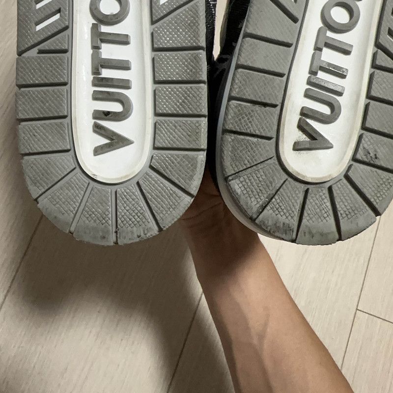 Louis Vuitton Louis Vuitton Grey-White Low Top Trainer Sneakers 0079 Size US 8 / EU 41 - 6 Thumbnail