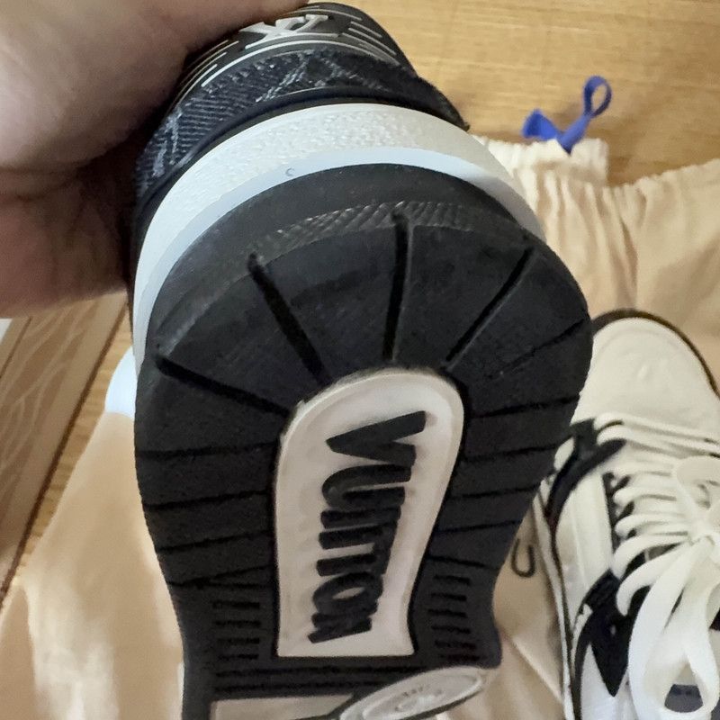 Louis Vuitton Louis Vuitton Panda Print Low-Top Sneakers 0079 Size US 8.5 / EU 41-42 - 7 Thumbnail