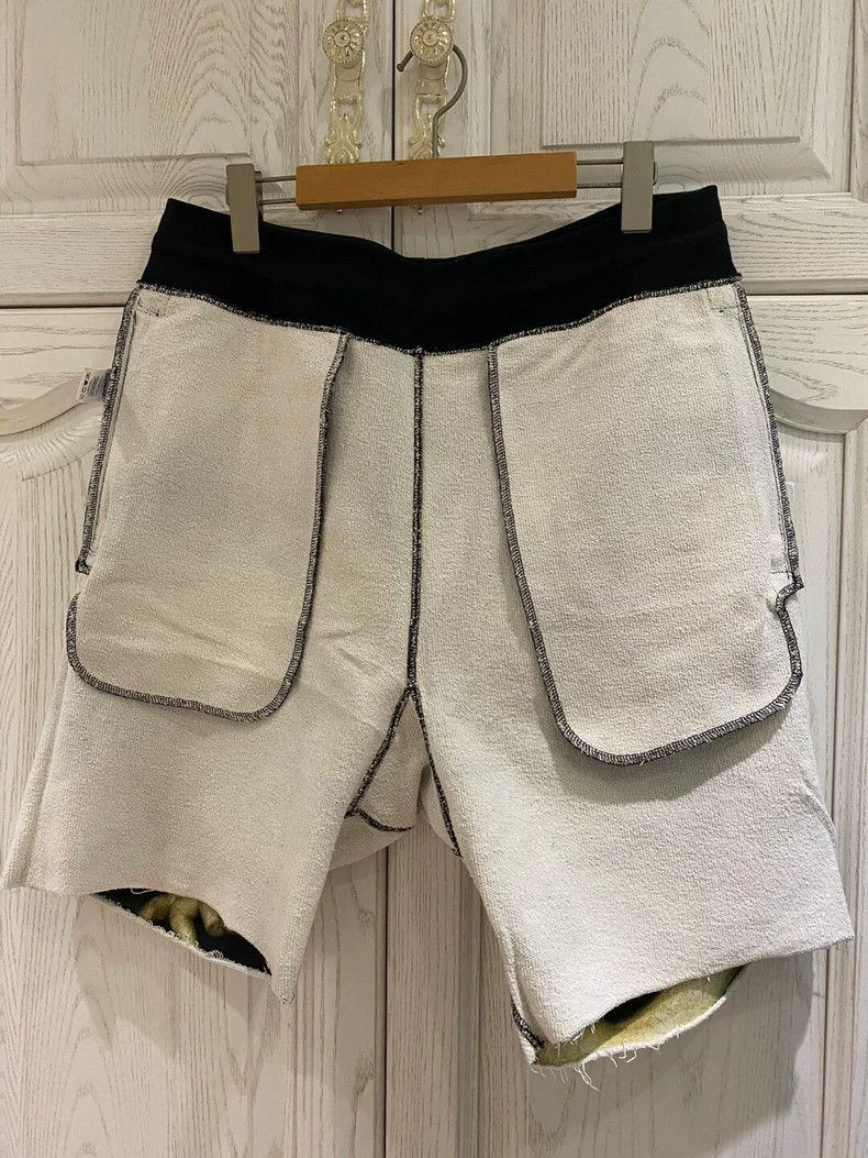 Undercover Supreme Undercover 15SS Hands Shorts -dmc Size US 30 / EU 46 - 7 Thumbnail