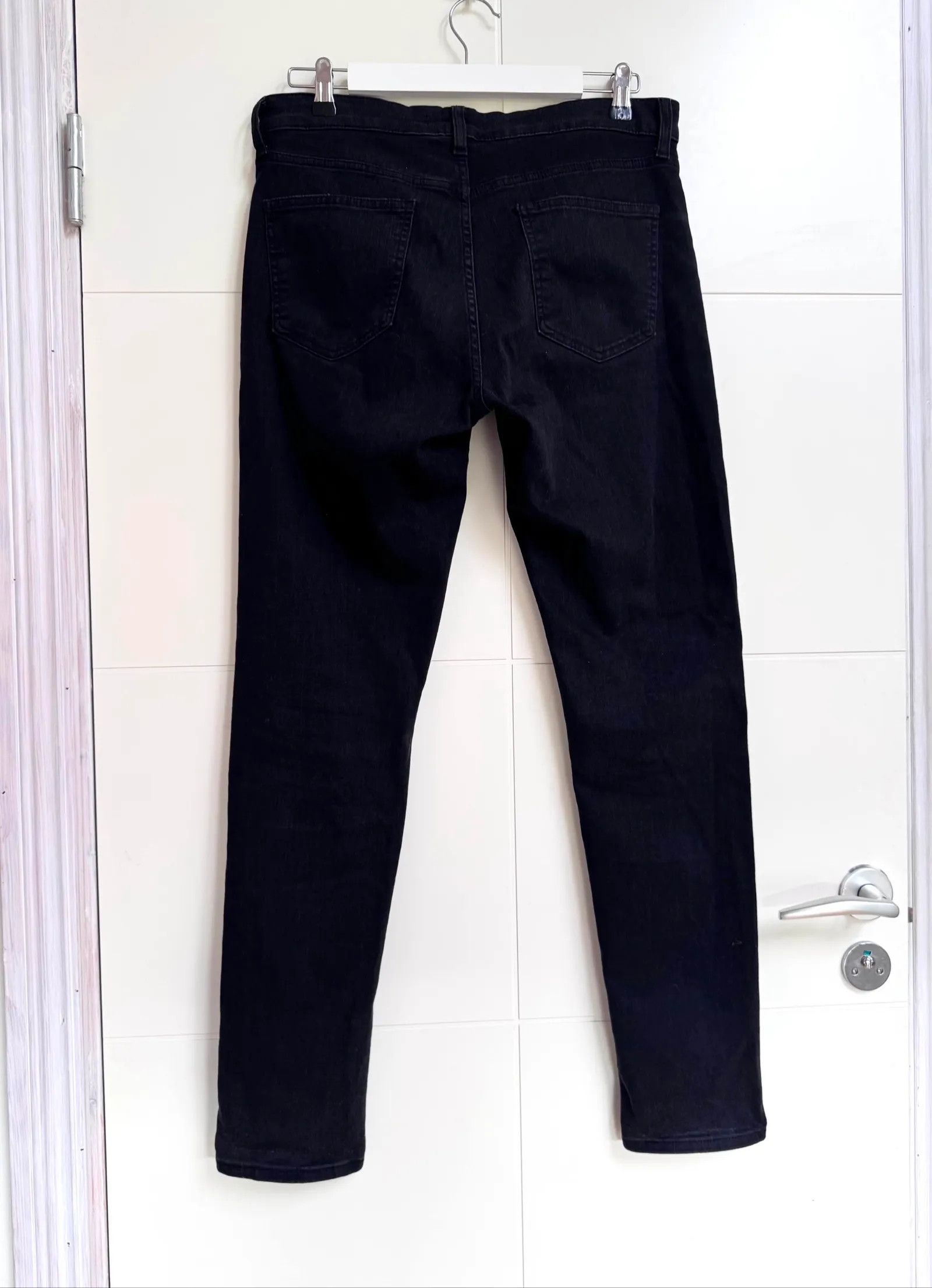 Uniqlo Uniqlo Jeans Svarta Jeans Dam/man Jeans Size US 32 / EU 48 - 5 Thumbnail