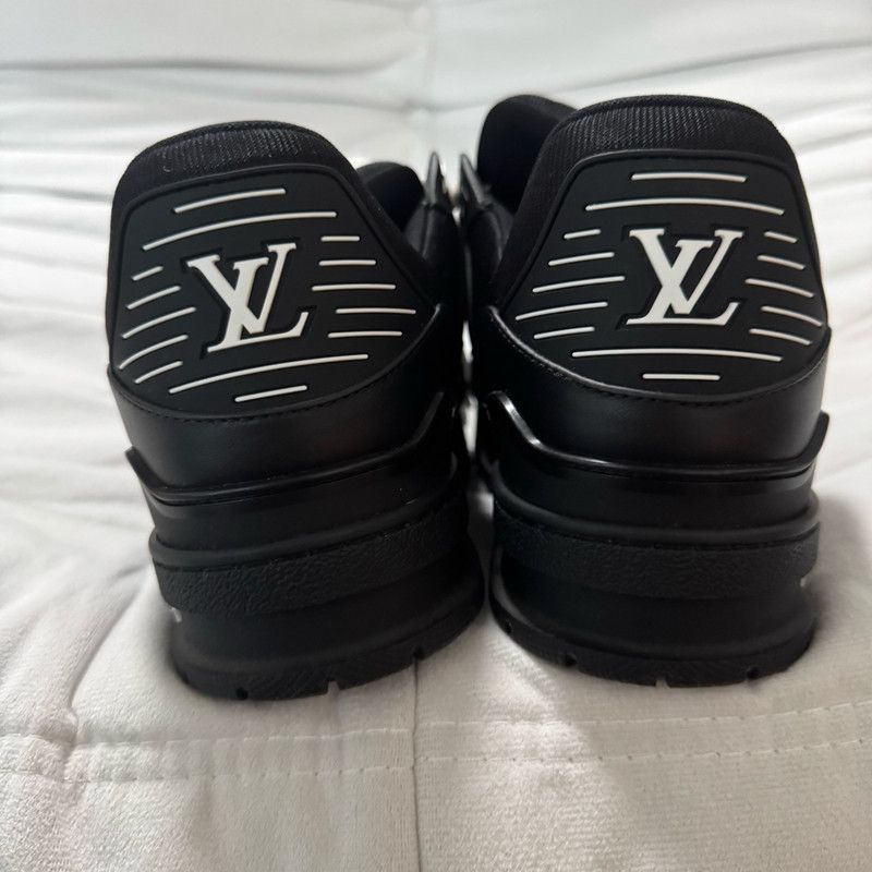 Louis Vuitton Louis Vuitton Black Low-Top Trainer Sneakers 0079 Size US 9.5 / EU 42-43 - 3 Thumbnail