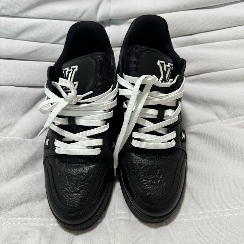Louis Vuitton Louis Vuitton Black Low-Top Trainer Sneakers 0079 Size US 9.5 / EU 42-43 - 2 Thumbnail