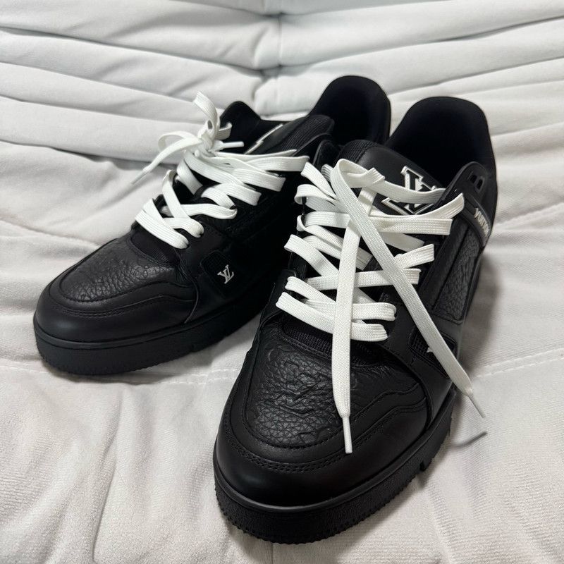 Louis Vuitton Louis Vuitton Black Low-Top Trainer Sneakers 0079 Size US 9.5 / EU 42-43 - 6 Thumbnail