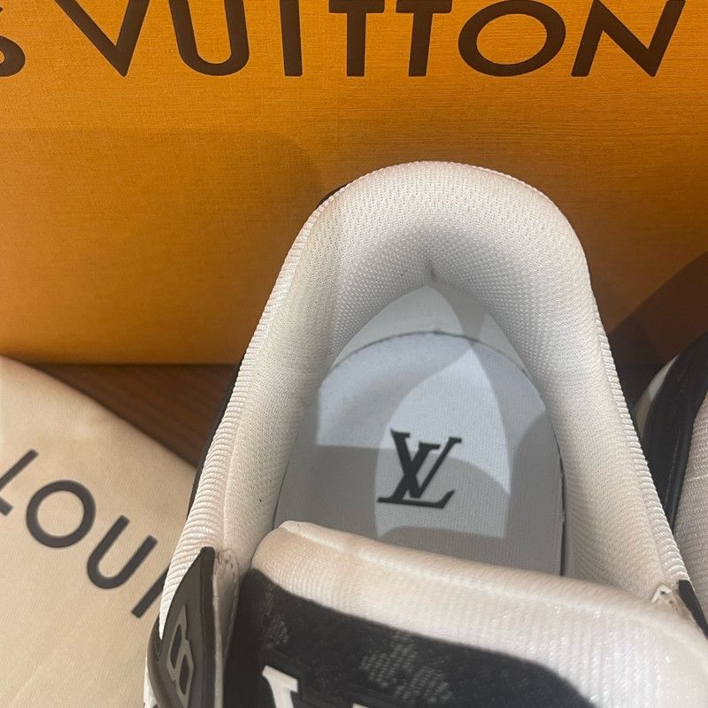 Louis Vuitton Louis Vuitton Panda Print Trainer Low-Top Sneakers 0079 Size US 9.5 / EU 42-43 - 10 Thumbnail