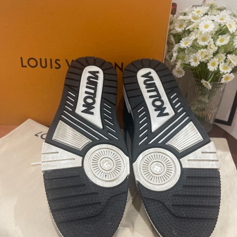 Louis Vuitton Louis Vuitton Panda Print Trainer Low-Top Sneakers 0079 Size US 9.5 / EU 42-43 - 15 Thumbnail