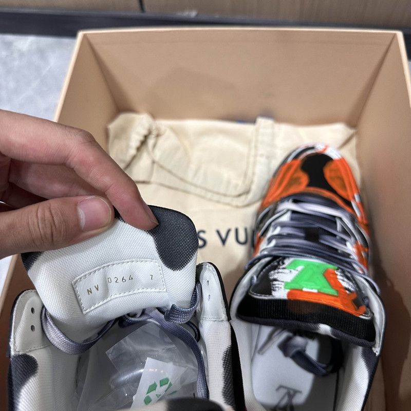 Louis Vuitton Louis Vuitton Artist Collaboration Painted Low-Top Sneakers 0079 Size US 8 / EU 41 - 5 Thumbnail