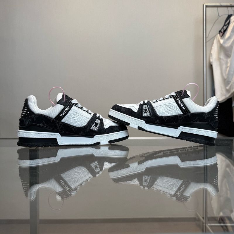 Louis Vuitton Louis Vuitton Trainer Panda Low-Top Sneakers 0079 Size US 7.5 / EU 40-41 - 8 Thumbnail