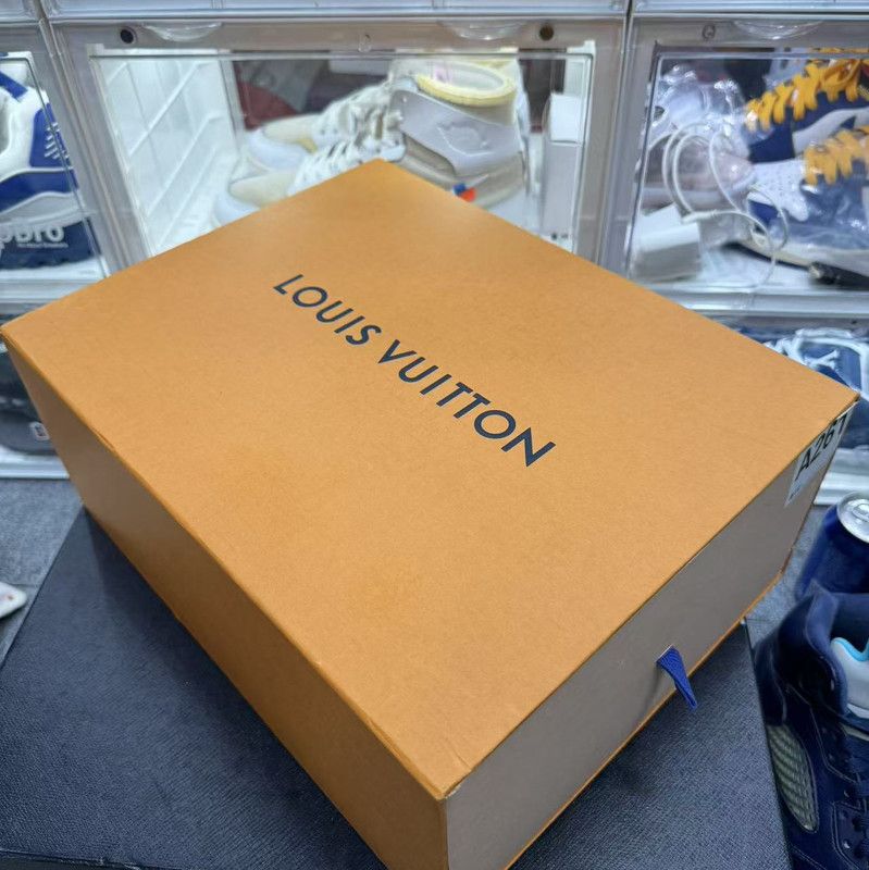 Louis Vuitton Louis Vuitton Trainer Maxi Low Top Sneakers 0079 Size US 8 / EU 41 - 6 Thumbnail