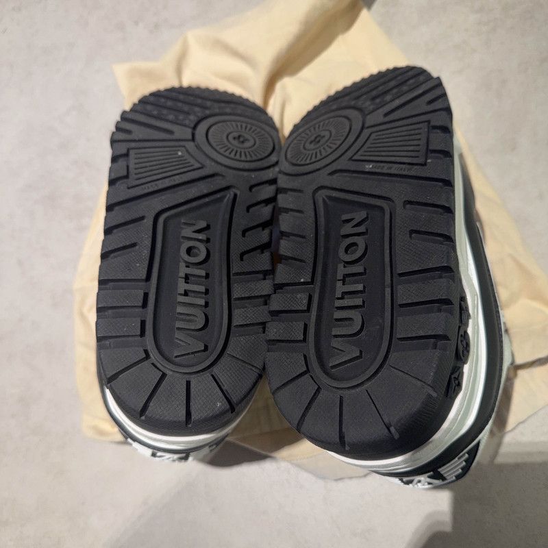 Louis Vuitton Louis Vuitton Trainer Maxi Low Top Sneakers 0079 Size US 9.5 / EU 42-43 - 4 Thumbnail