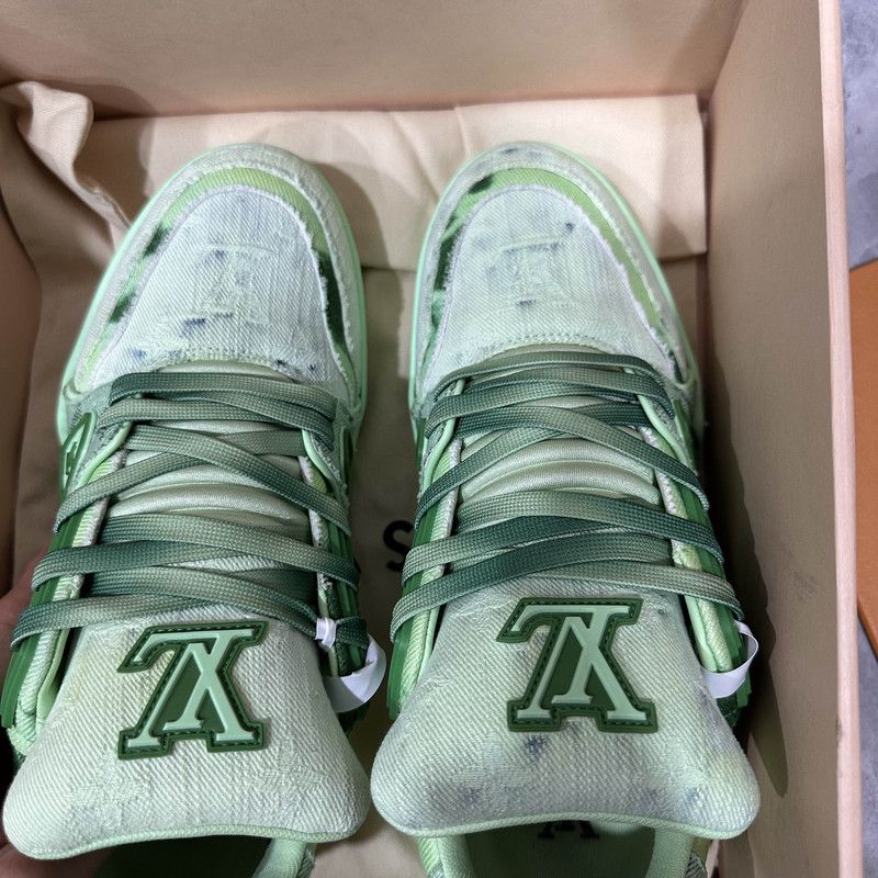Louis Vuitton Louis Vuitton Green Gradient Trainer Sneakers 0079 Size US 8.5 / EU 41-42 - 7 Thumbnail