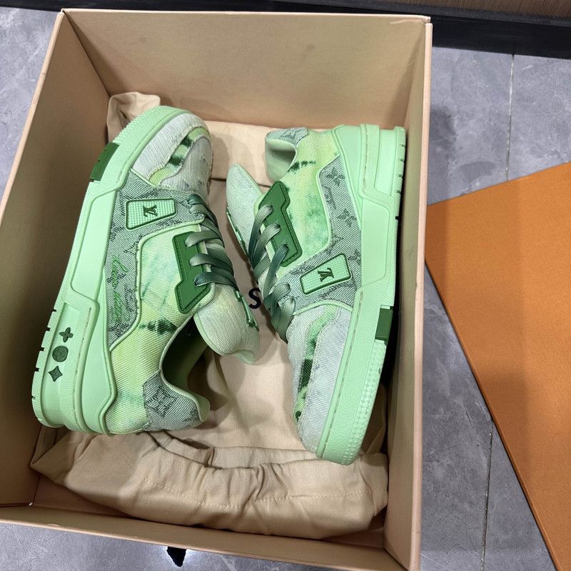 Louis Vuitton Louis Vuitton Green Gradient Trainer Sneakers 0079 Size US 8.5 / EU 41-42 - 6 Thumbnail