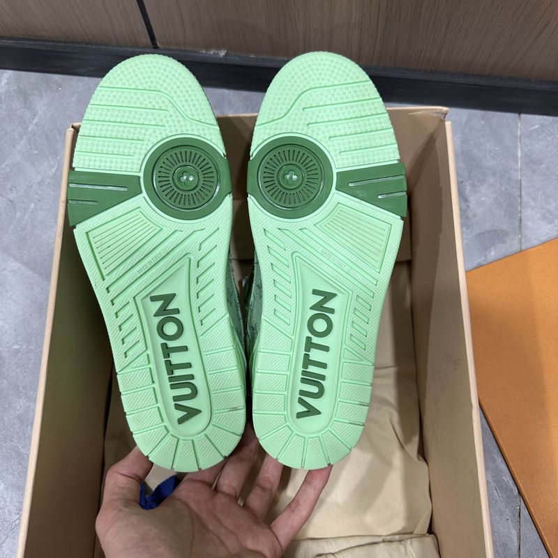 Louis Vuitton Louis Vuitton Green Gradient Trainer Sneakers 0079 Size US 8.5 / EU 41-42 - 4 Thumbnail