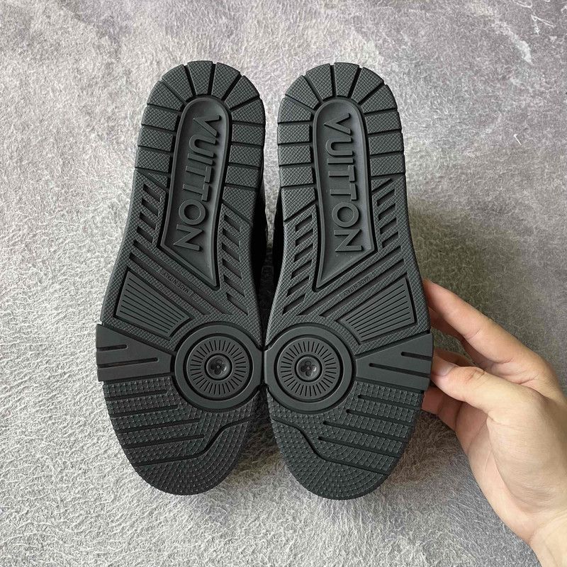 Louis Vuitton Louis Vuitton Trainer Black Leather Low-top Sneakers 0079 Size US 8.5 / EU 41-42 - 4 Thumbnail