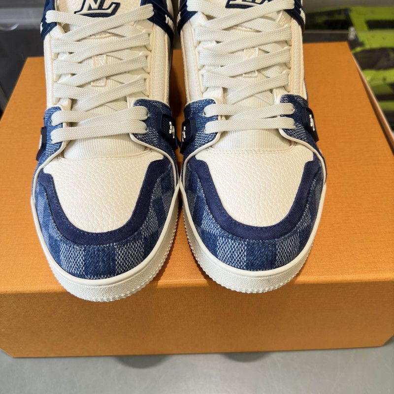 Louis Vuitton Louis Vuitton Trainer Low-top Sneakers in White and Blue 0079 Size US 8.5 / EU 41-42 - 12 Thumbnail
