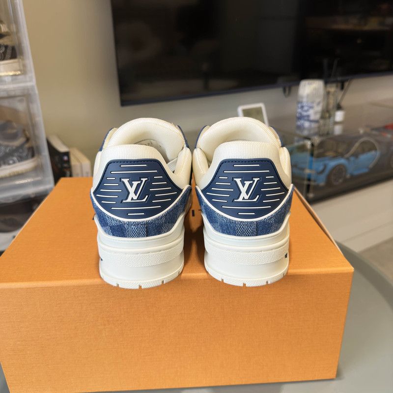 Louis Vuitton Louis Vuitton Trainer Low-top Sneakers in White and Blue 0079 Size US 8.5 / EU 41-42 - 3 Thumbnail