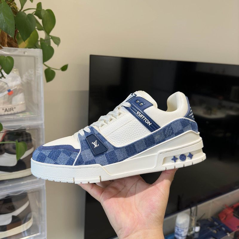 Louis Vuitton Louis Vuitton Trainer Low-top Sneakers in White and Blue 0079 Size US 8.5 / EU 41-42 - 14 Thumbnail