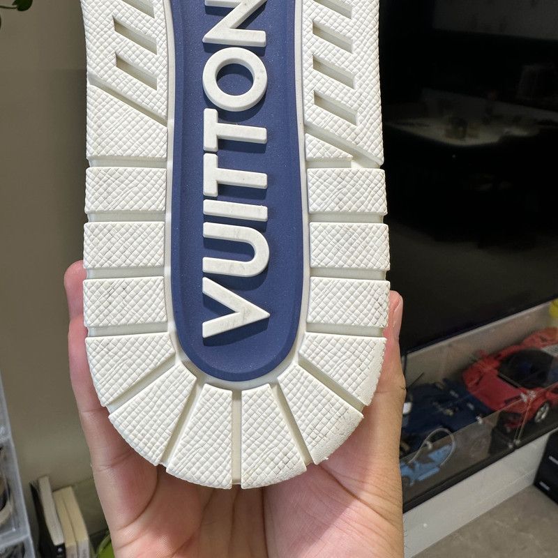 Louis Vuitton Louis Vuitton Trainer Low-top Sneakers in White and Blue 0079 Size US 8.5 / EU 41-42 - 18 Thumbnail