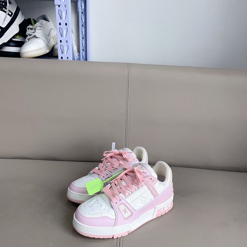 Louis Vuitton Louis Vuitton Trainer Stylish Low Top Sneakers 0079 Size US 7.5 / EU 40-41 - 2 Thumbnail