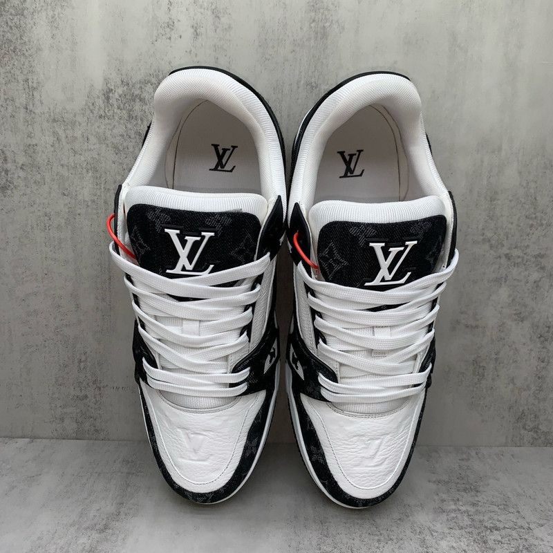 Louis Vuitton Louis Vuitton Trainer Panda Print Low Top Sneakers 0079 Size US 10.5 / EU 43-44 - 6 Thumbnail