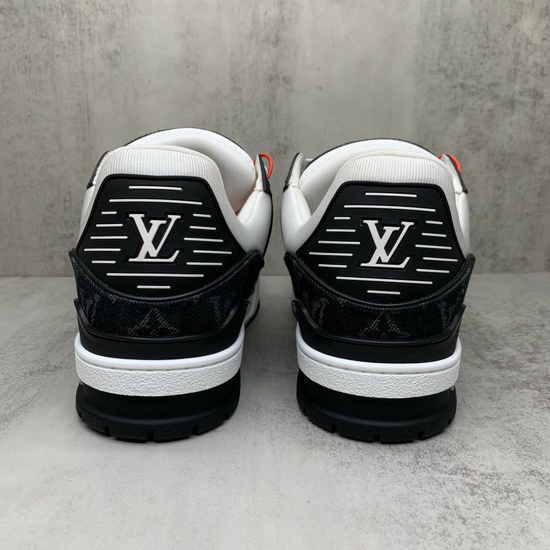 Louis Vuitton Louis Vuitton Trainer Panda Print Low Top Sneakers 0079 Size US 10.5 / EU 43-44 - 5 Thumbnail