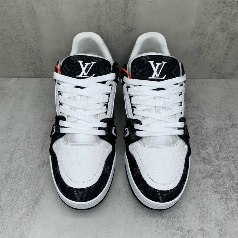Louis Vuitton Louis Vuitton Trainer Panda Print Low Top Sneakers 0079 Size US 10.5 / EU 43-44 - 4 Thumbnail