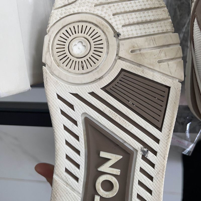 Louis Vuitton Louis Vuitton Trainer Low Top Sneakers in Gray-Brown 0079 Size US 8 / EU 41 - 9 Thumbnail