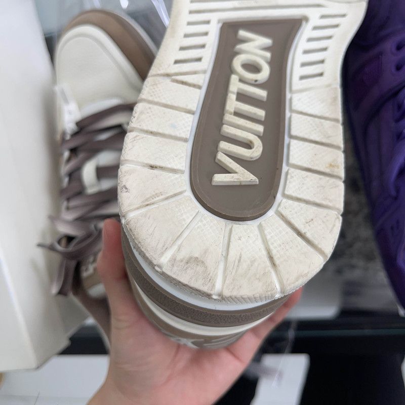 Louis Vuitton Louis Vuitton Trainer Low Top Sneakers in Gray-Brown 0079 Size US 8 / EU 41 - 11 Thumbnail