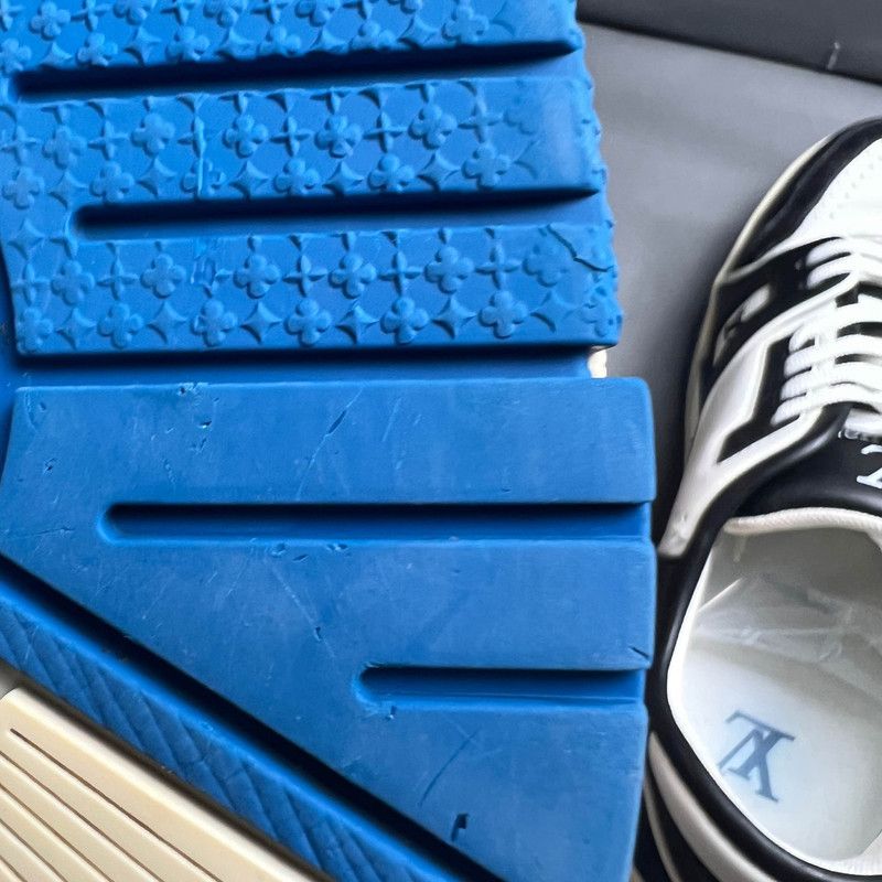 Louis Vuitton Louis Vuitton Trainer Low Fashion Sneakers for Men 0079 Size US 9.5 / EU 42-43 - 9 Thumbnail