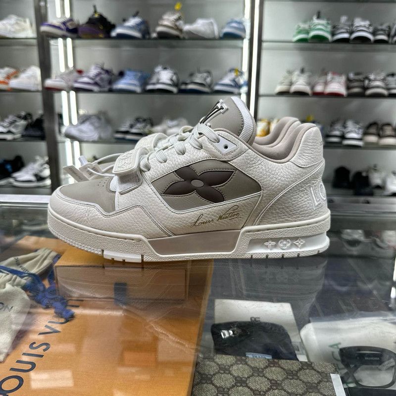 Louis Vuitton Louis Vuitton Beige Suede Trainers for Men 0079 Size US 8.5 / EU 41-42 - 6 Thumbnail