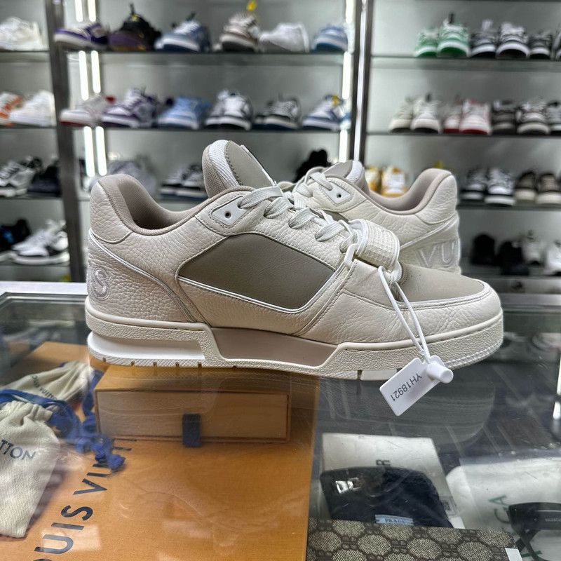 Louis Vuitton Louis Vuitton Beige Suede Trainers for Men 0079 Size US 8.5 / EU 41-42 - 8 Thumbnail