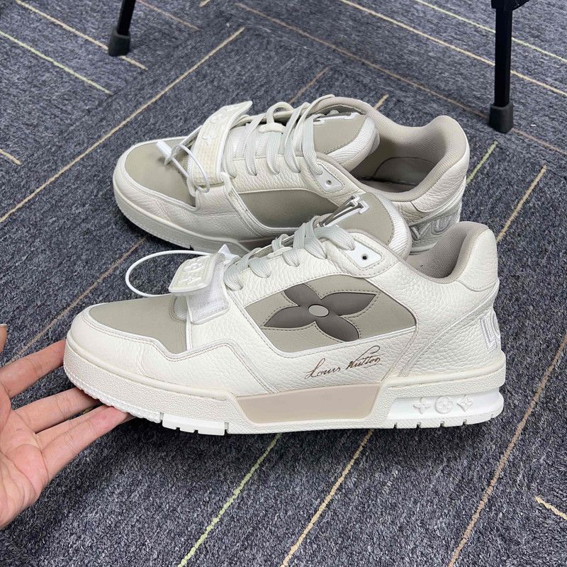 Louis Vuitton Louis Vuitton Beige Suede Trainers for Men 0079 Size US 8.5 / EU 41-42 - 7 Thumbnail