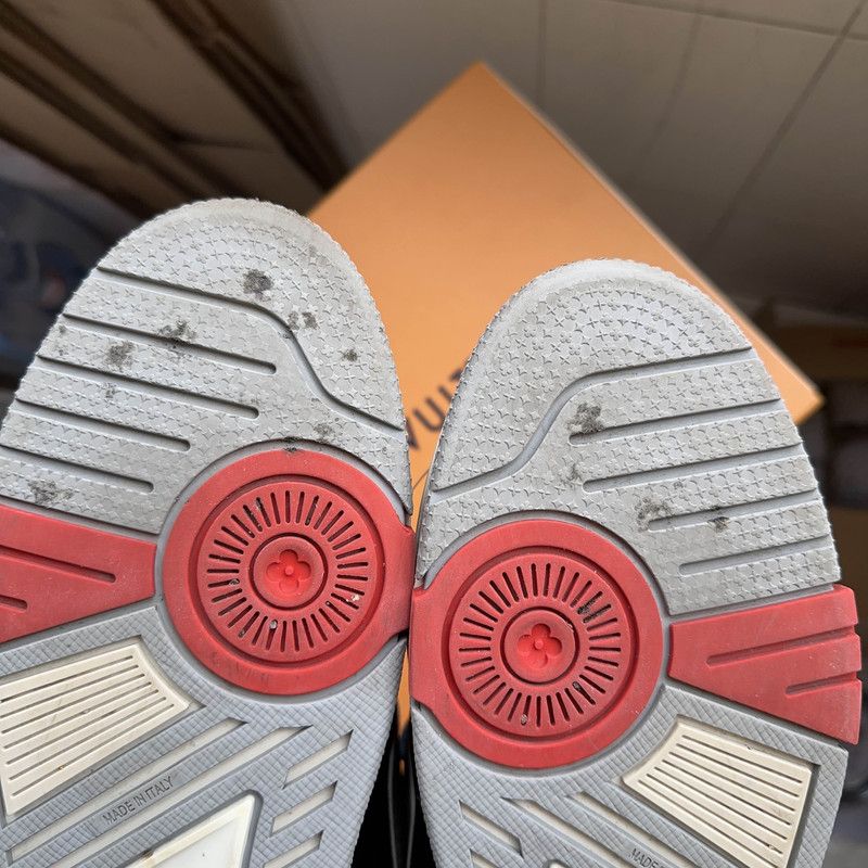 Louis Vuitton Louis Vuitton Stylish Low-Top Trainer Sneakers 0079 Size US 10.5 / EU 43-44 - 7 Thumbnail