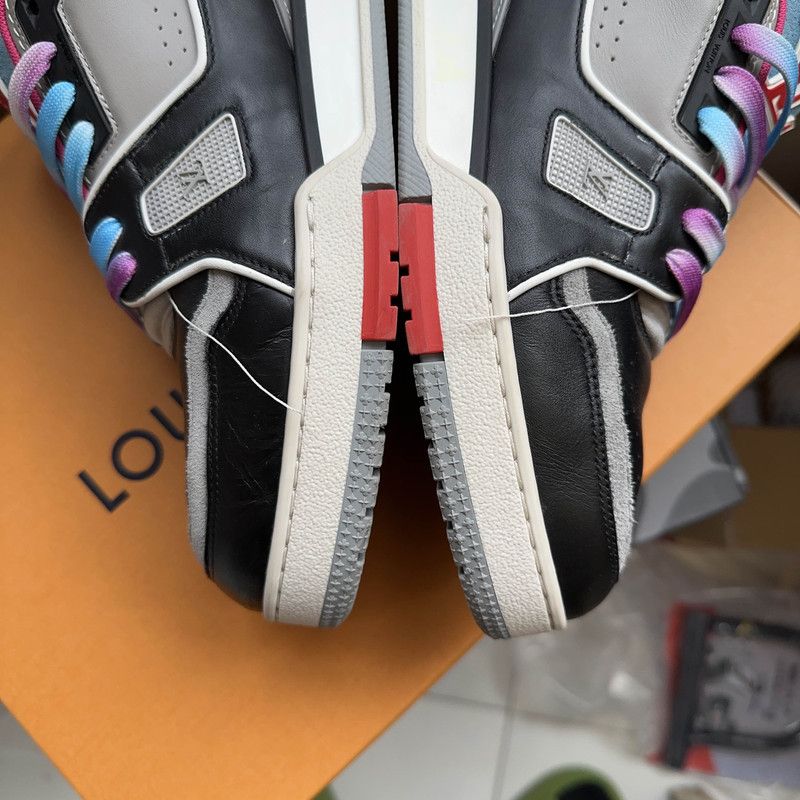 Louis Vuitton Louis Vuitton Stylish Low-Top Trainer Sneakers 0079 Size US 10.5 / EU 43-44 - 11 Thumbnail