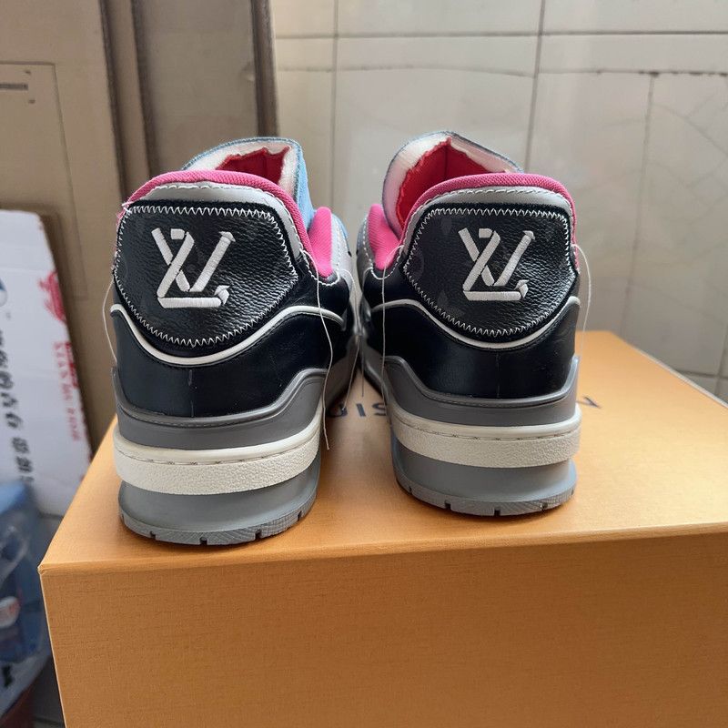Louis Vuitton Louis Vuitton Stylish Low-Top Trainer Sneakers 0079 Size US 10.5 / EU 43-44 - 3 Thumbnail