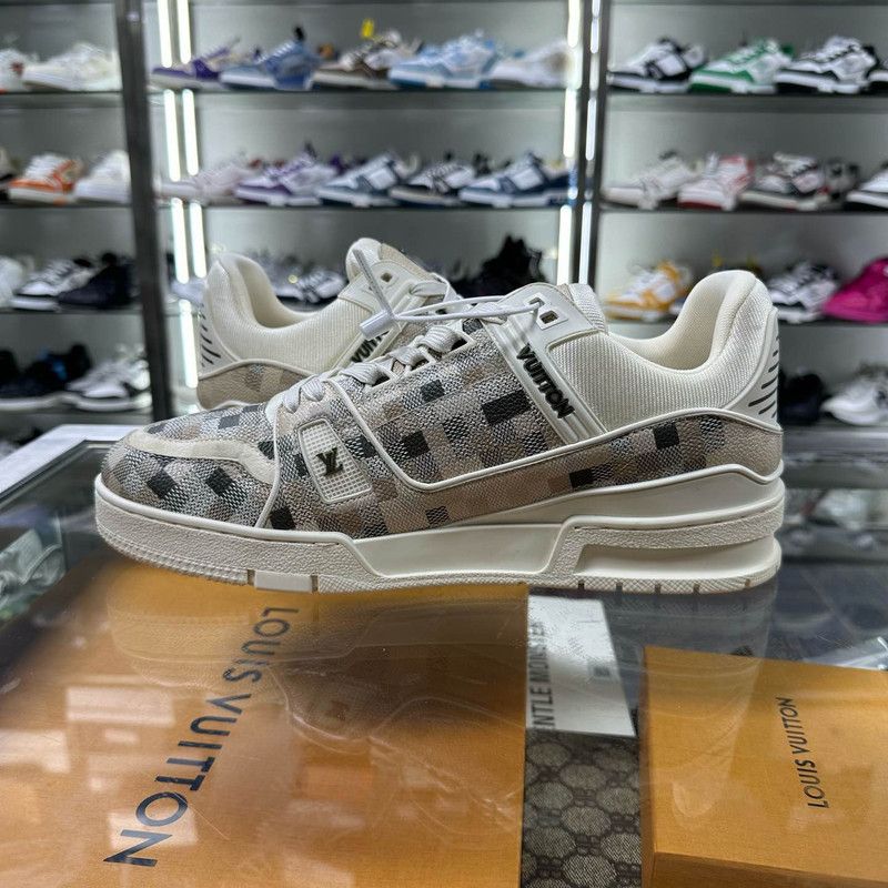 Louis Vuitton Louis Vuitton Limited Edition Trainer Low Sneakers 0079 Size US 9 / EU 42 - 7 Thumbnail