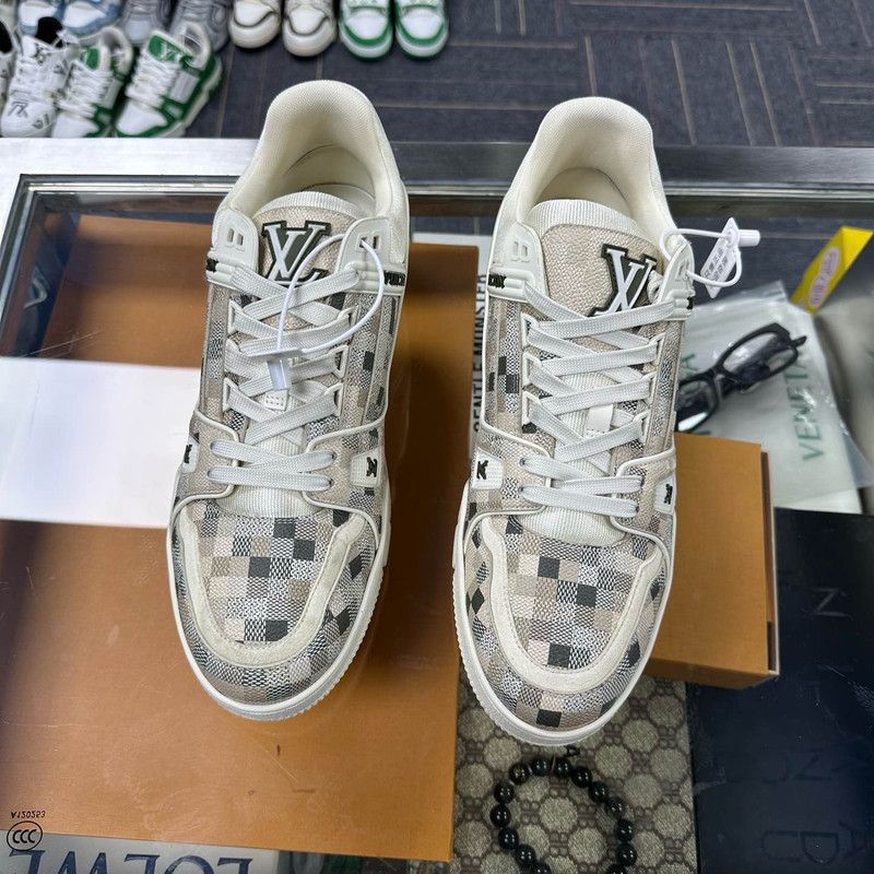 Louis Vuitton Louis Vuitton Limited Edition Trainer Low Sneakers 0079 Size US 9 / EU 42 - 2 Thumbnail