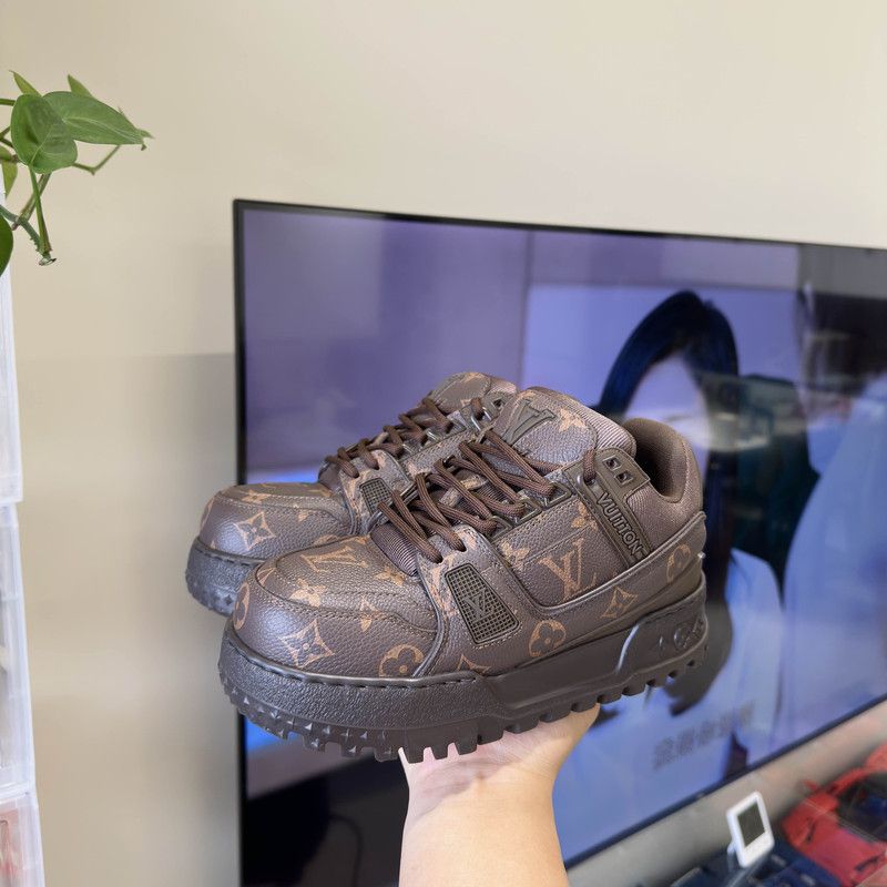 Louis Vuitton Louis Vuitton Trainer Maxi Low Top Sneakers 0079 Size US 6.5 / EU 39-40 - 14 Thumbnail