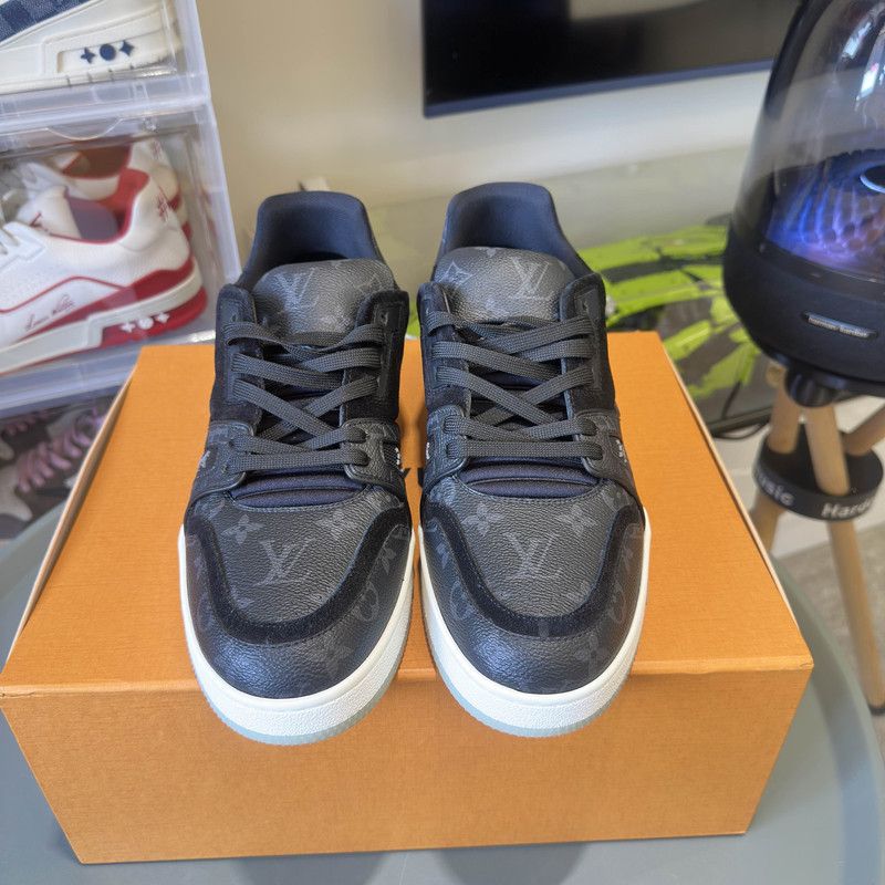 Louis Vuitton Louis Vuitton Black Trainer Sneakers 0079 Size US 10.5 / EU 43-44 - 2 Thumbnail